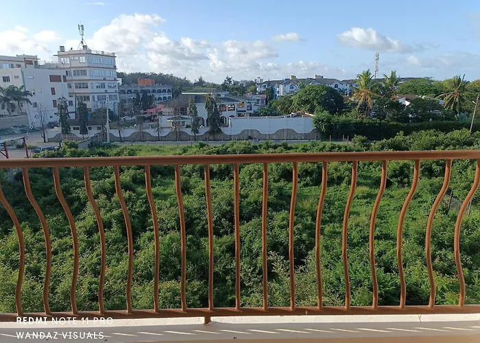 Furnished Room With Swimming Pool Near Shopping Mall