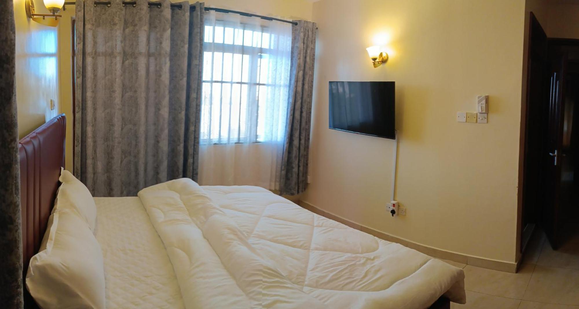 Furnished With Swimming Pool Near Shopping Mall Mombasa