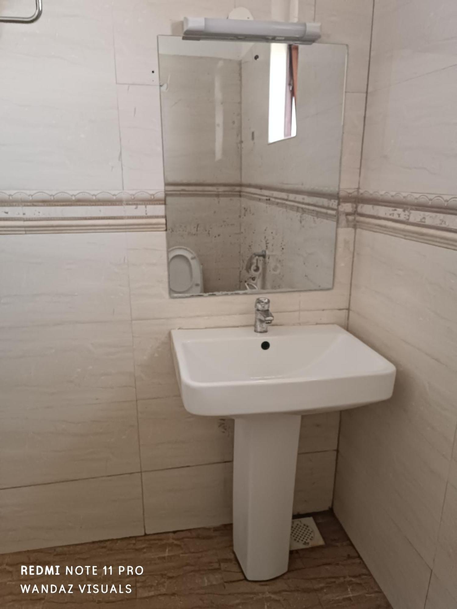 Furnished With Swimming Pool Near Shopping Mall Séjour chez l'habitant *