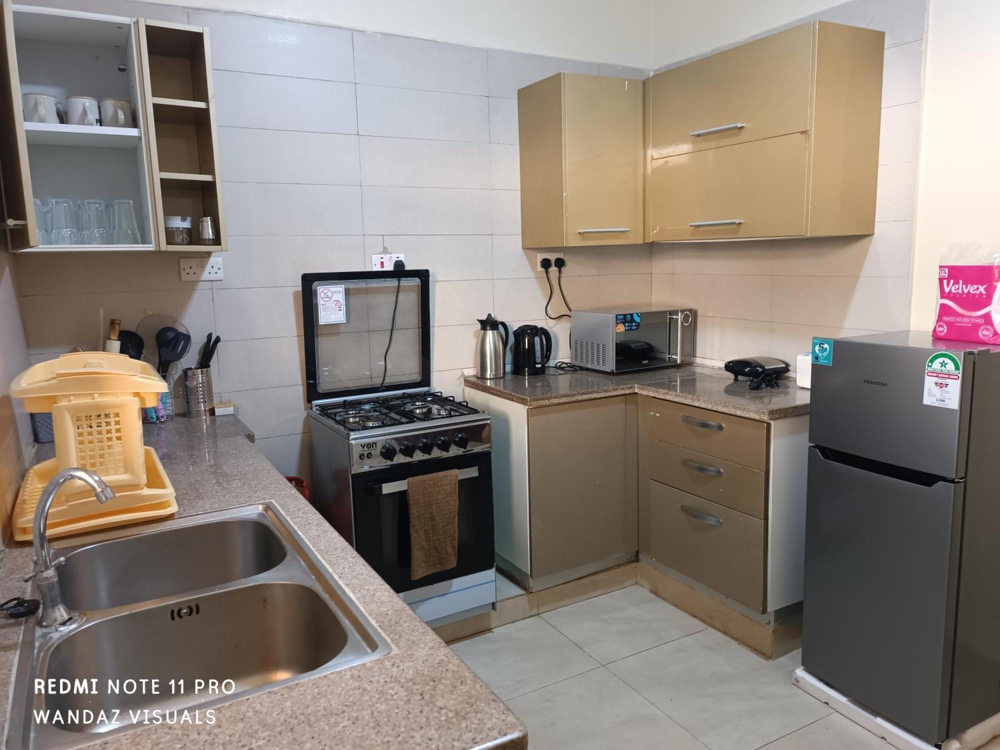 Furnished With Swimming Pool Near Shopping Mall Séjour chez l'habitant