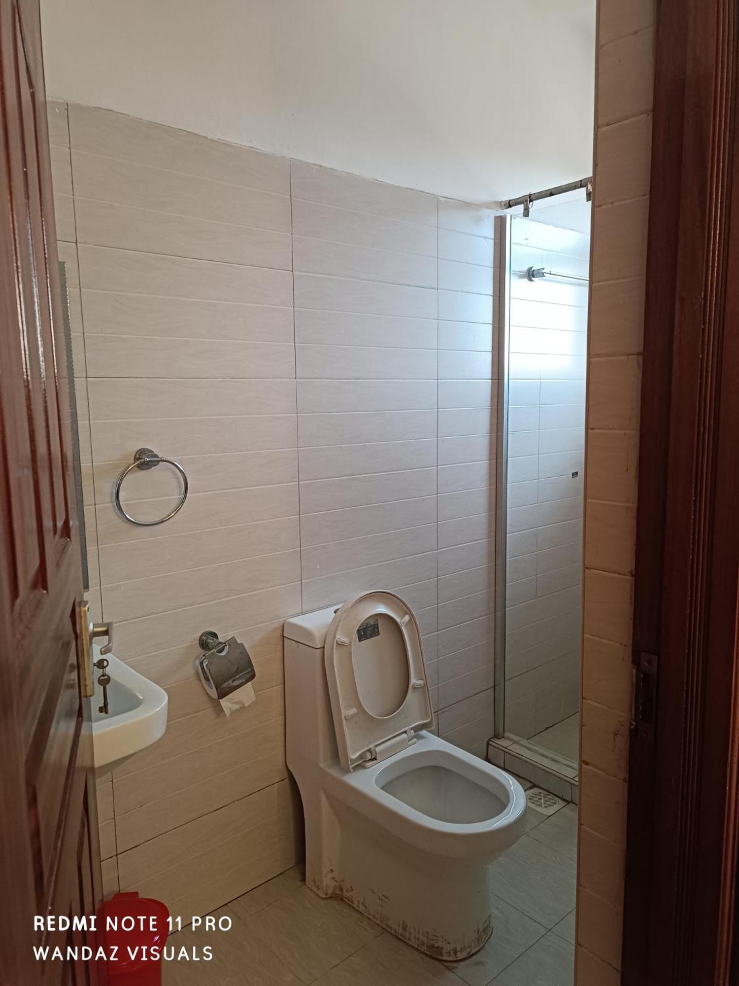 Furnished With Swimming Pool Near Shopping Mall