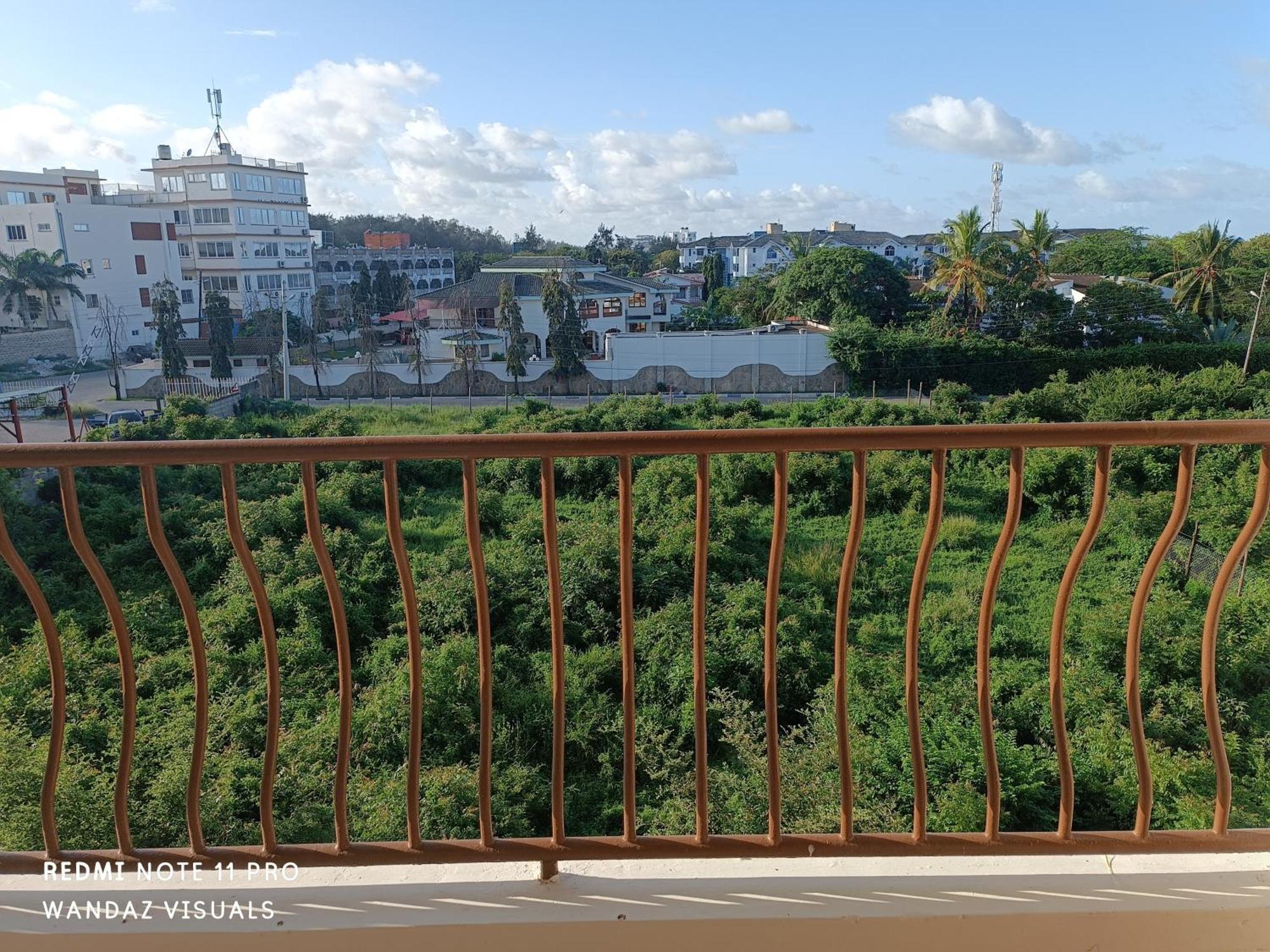Furnished With Swimming Pool Near Shopping Mall * Mombasa